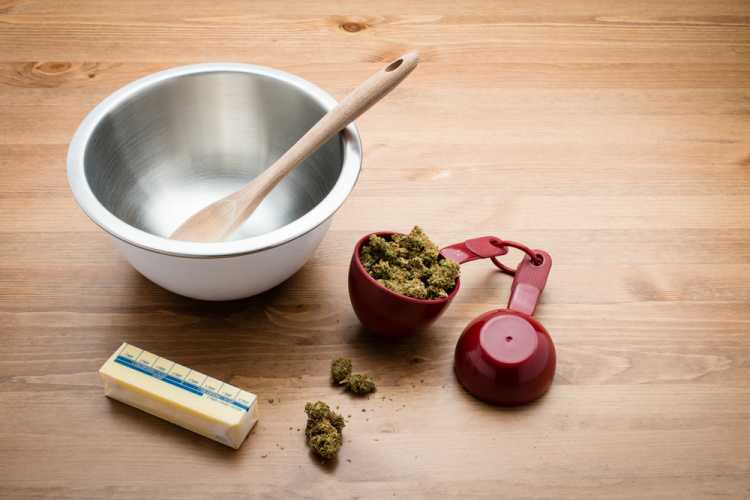 baking with cannabis 1